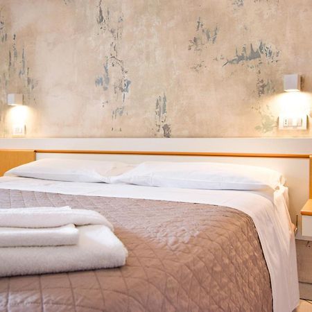 Hotel Giulio Cesare Cattolica Extérieur photo