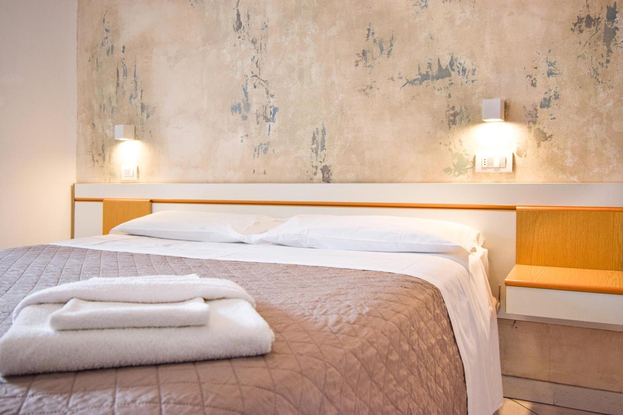 Hotel Giulio Cesare Cattolica Extérieur photo