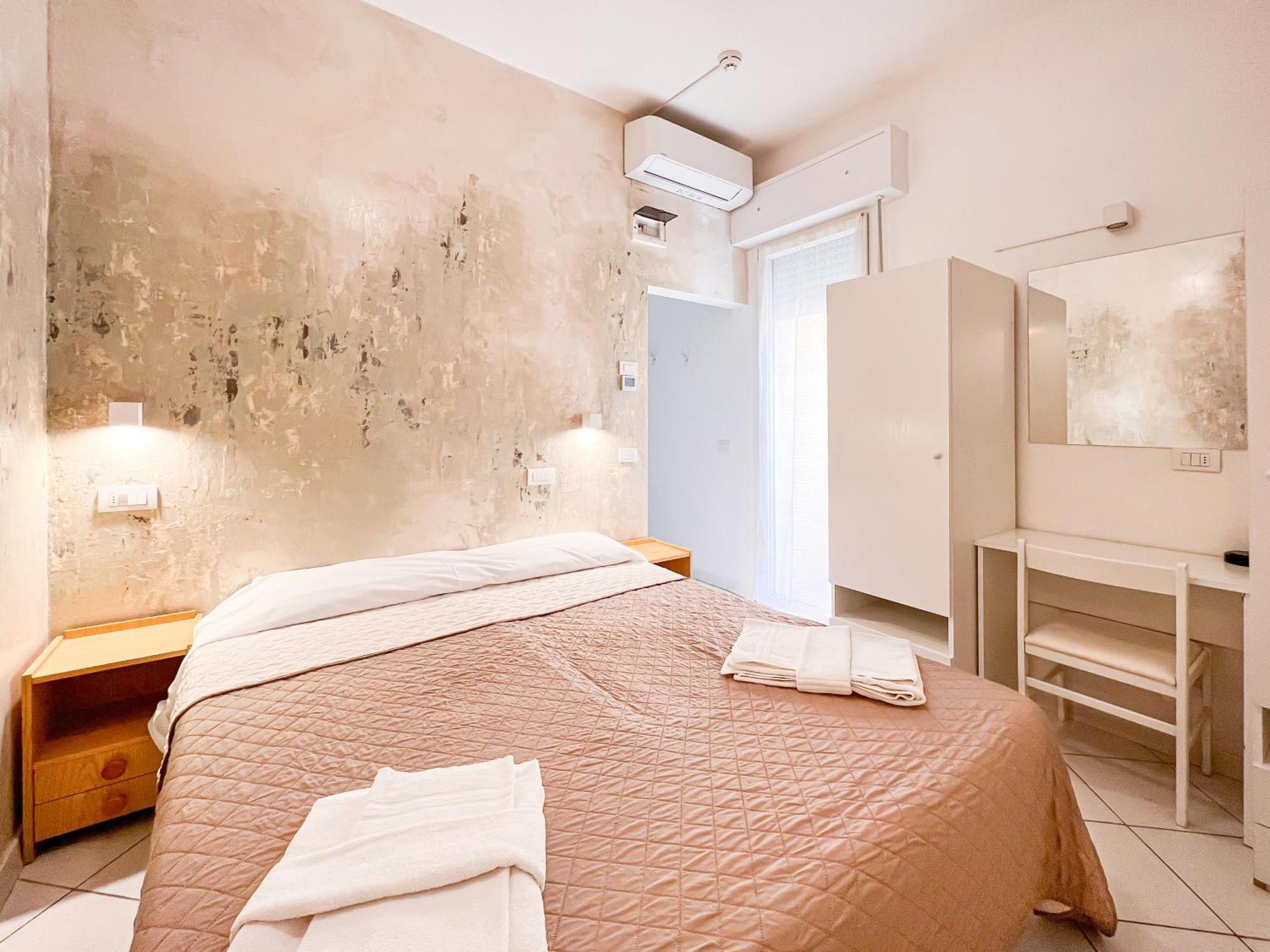 Hotel Giulio Cesare Cattolica Extérieur photo