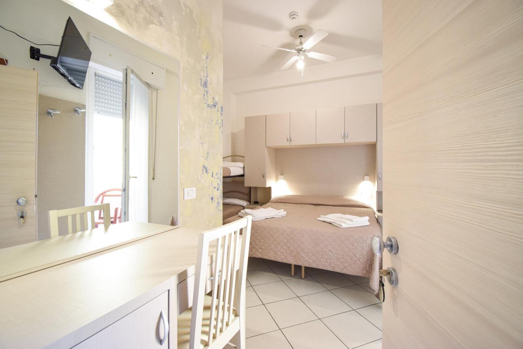 Hotel Giulio Cesare Cattolica Extérieur photo